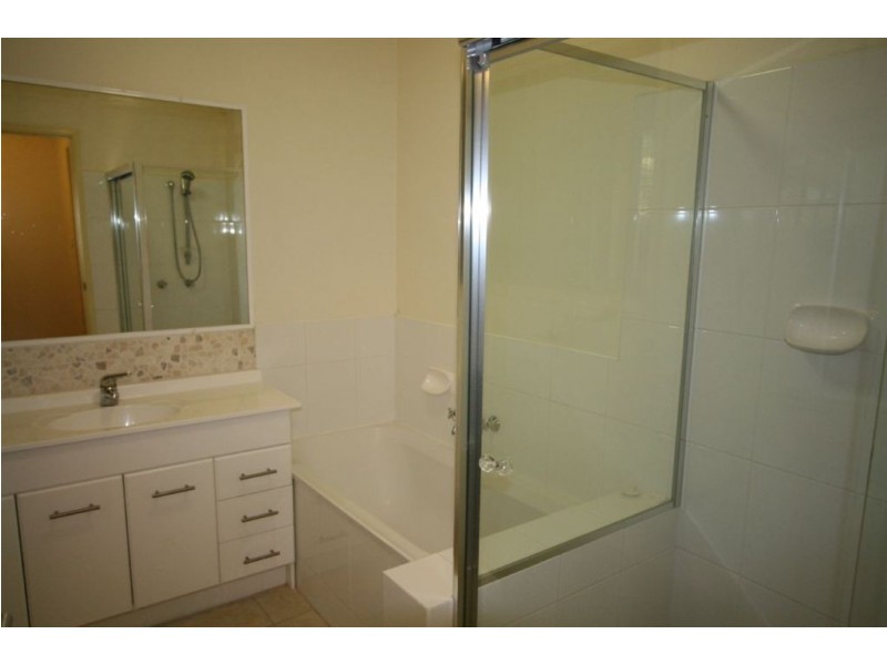 37 County Lane, Merrimac QLD 4226