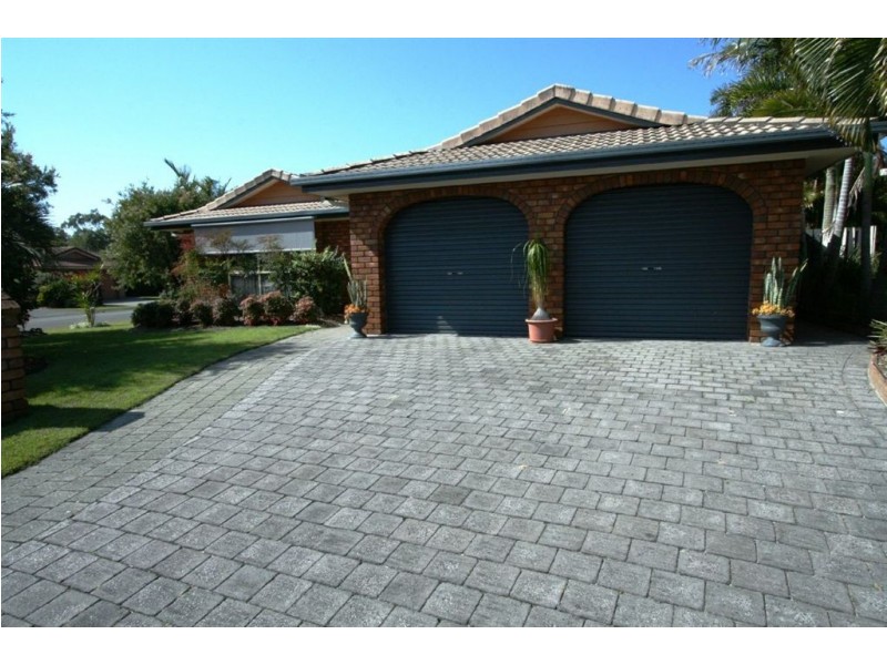 13 Oakleigh Cct, Robina QLD 4226