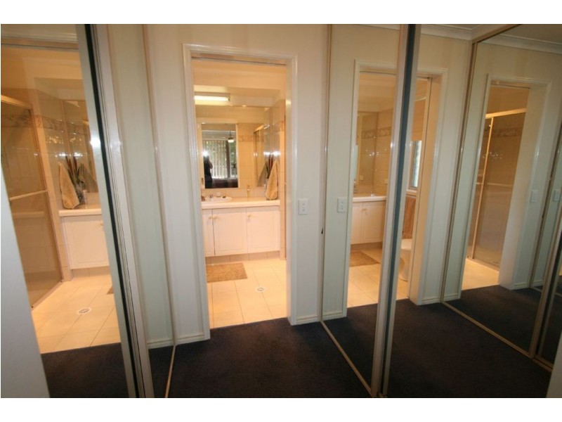 13 Oakleigh Cct, Robina QLD 4226