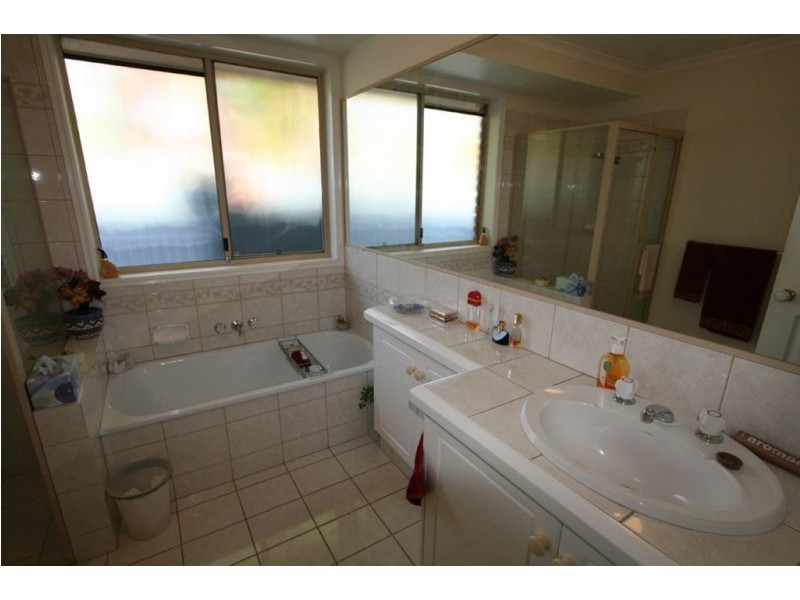 13 Oakleigh Cct, Robina QLD 4226