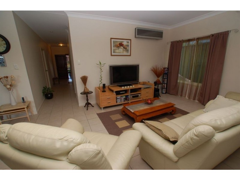 81 Bayswater Ave, Varsity Lakes QLD 4227