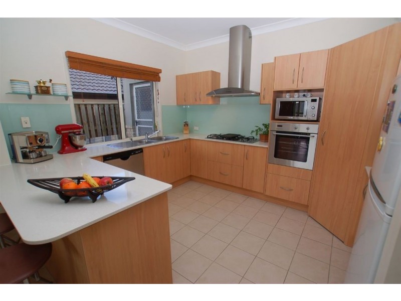 81 Bayswater Ave, Varsity Lakes QLD 4227