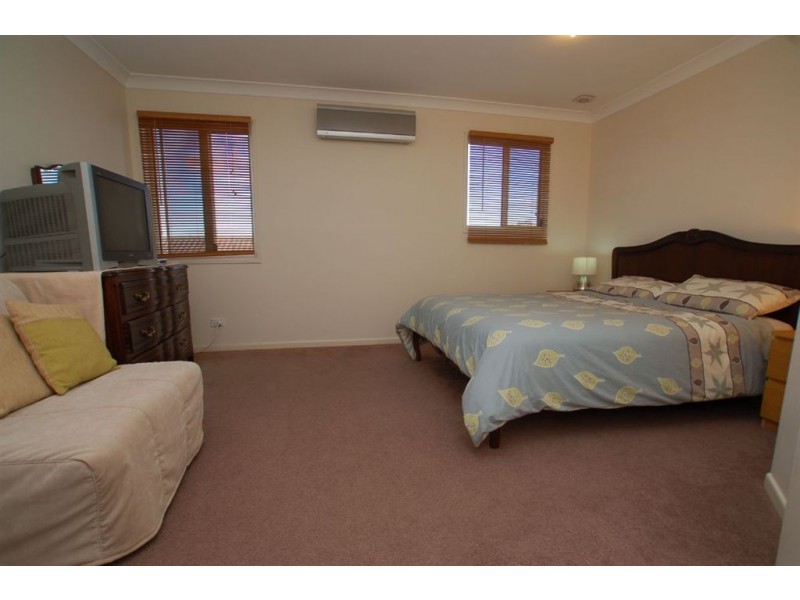 81 Bayswater Ave, Varsity Lakes QLD 4227