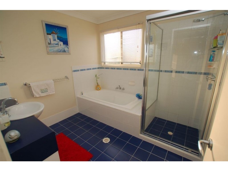 81 Bayswater Ave, Varsity Lakes QLD 4227