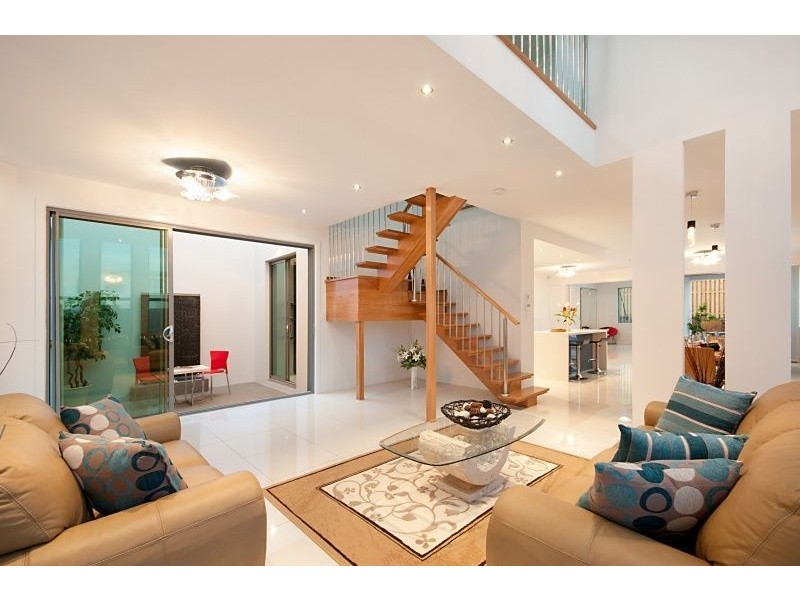1 & 2/26 Heights Dr, Robina QLD 4226
