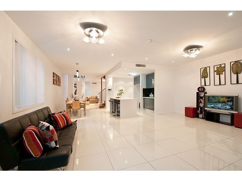 1 & 2/26 Heights Dr, Robina QLD 4226