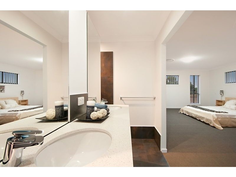 1 & 2/26 Heights Dr, Robina QLD 4226
