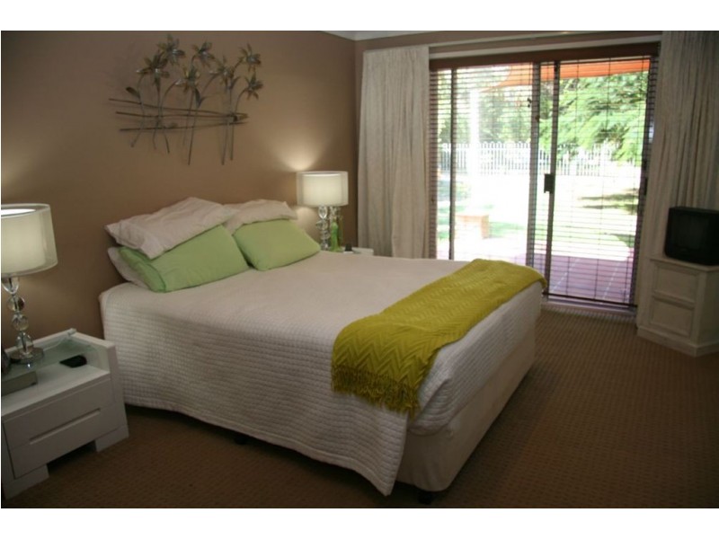 15 Strathmore Ct, Robina QLD 4226