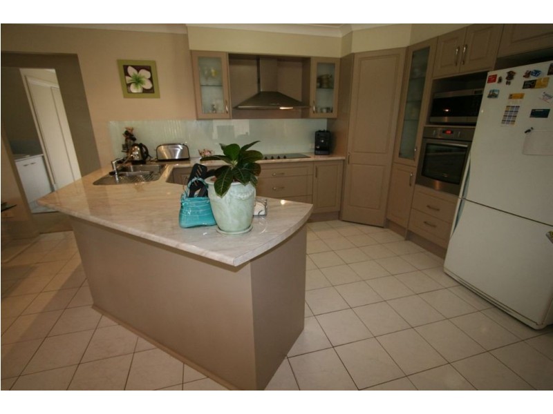 6 Bentleigh Ct, Robina QLD 4226