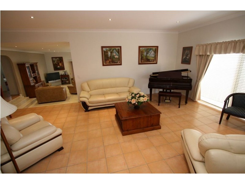 21 Sawgrass Pl, Robina QLD 4226