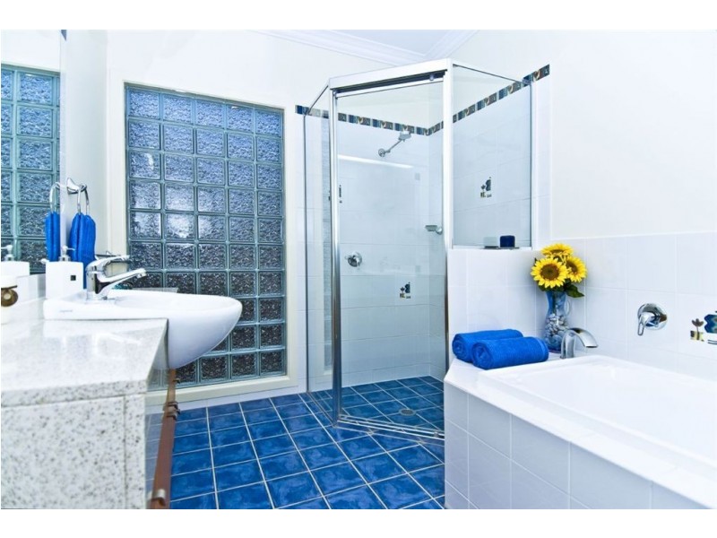 23 Corvus Way, Robina QLD 4226