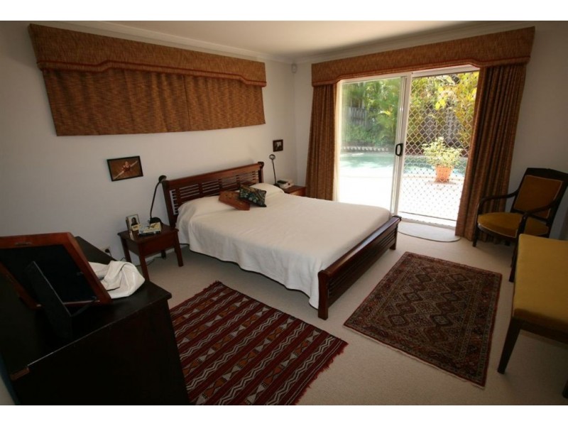 105 Camberwell Cct, Robina QLD 4226