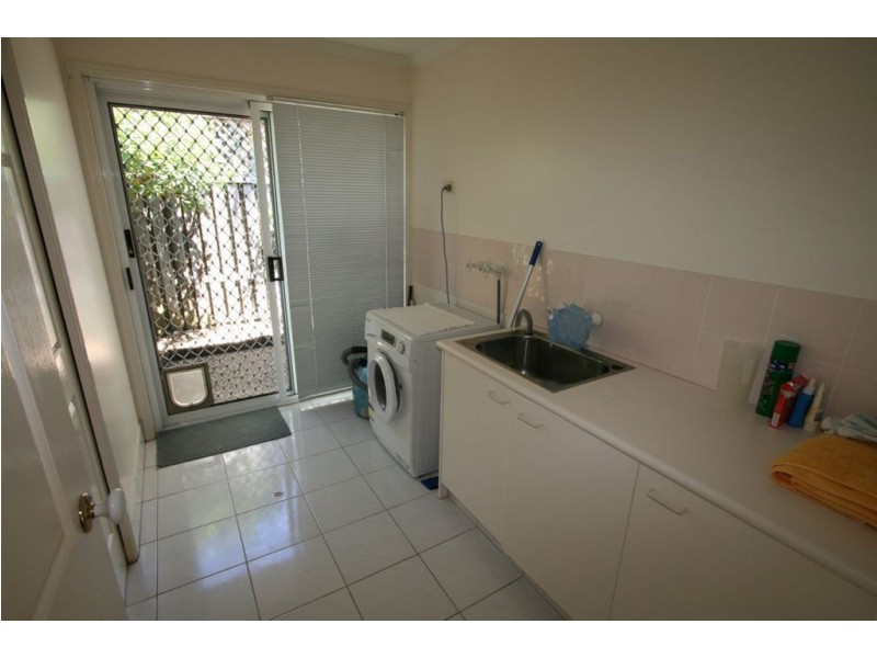 105 Camberwell Cct, Robina QLD 4226