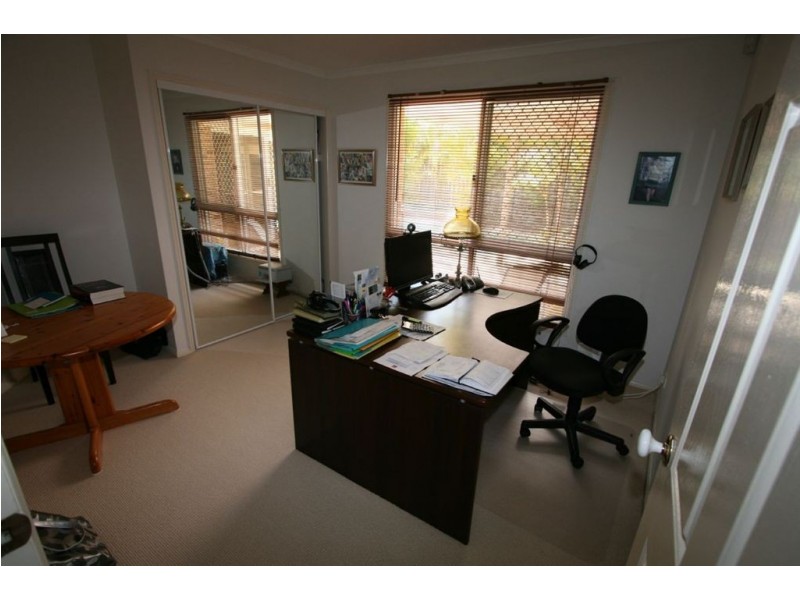 105 Camberwell Cct, Robina QLD 4226