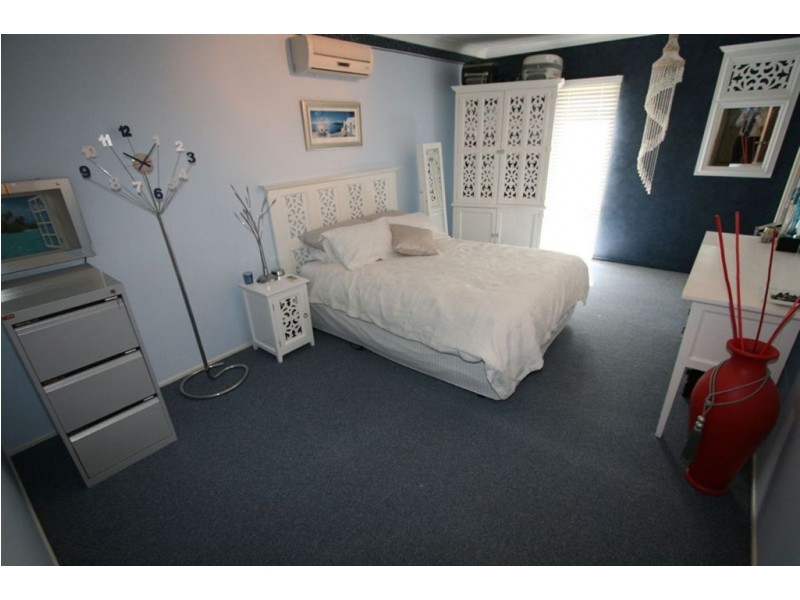 54 Newport Dr, Robina QLD 4226