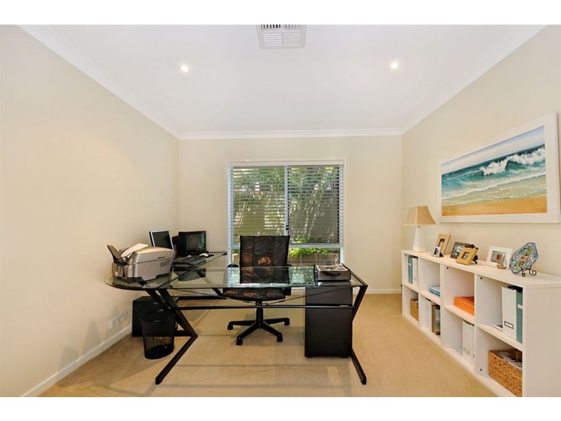 6 Rigel Ct, Robina QLD 4226