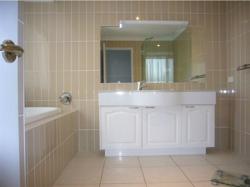 54 Lancewood Cct, Robina QLD 4226