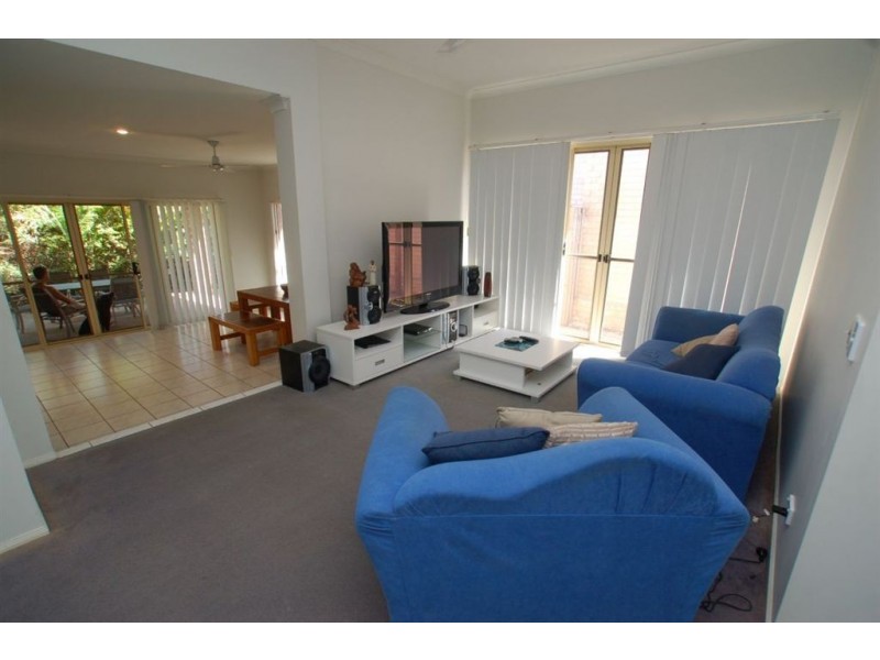 38 Mapleton Cct, Varsity Lakes QLD 4227