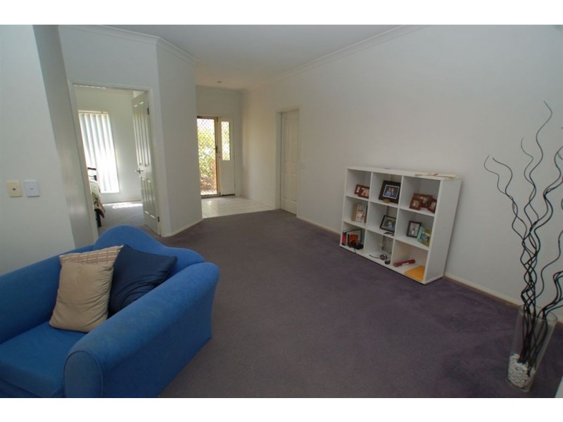 38 Mapleton Cct, Varsity Lakes QLD 4227