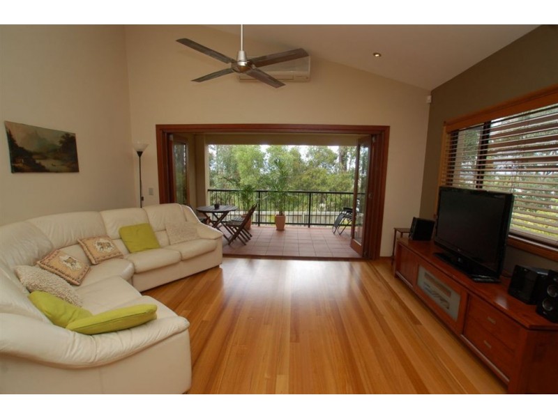 2/5 The Links, Varsity Lakes QLD 4227