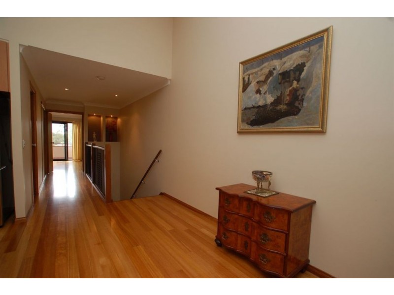 2/5 The Links, Varsity Lakes QLD 4227