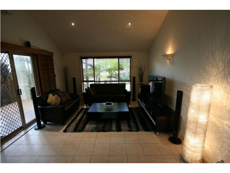 3 Kensington St, Robina QLD 4226