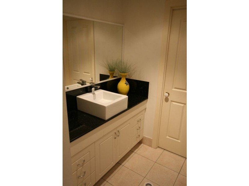 3 Kensington St, Robina QLD 4226