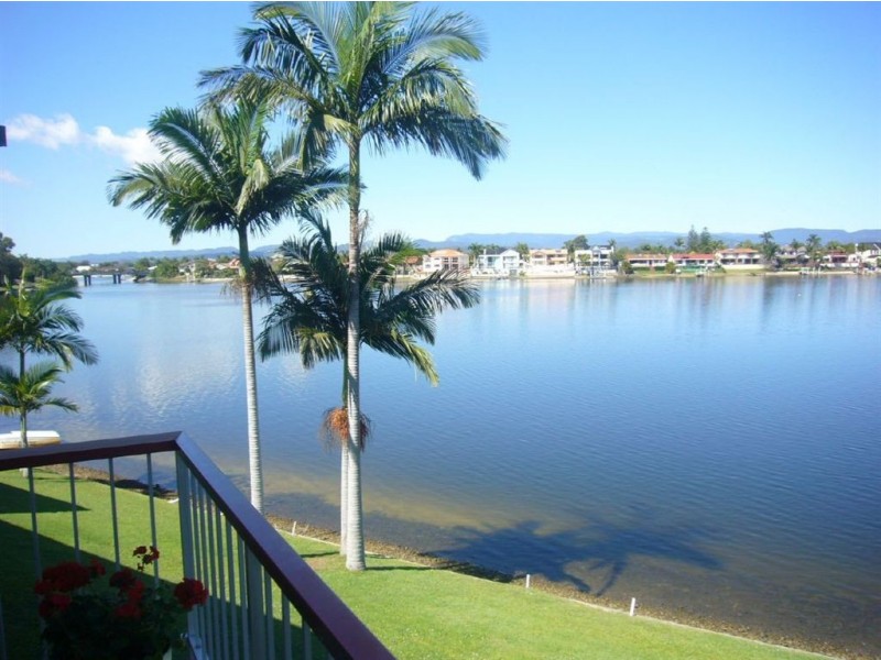 12/29 Duet Dr, Mermaid Waters QLD 4218