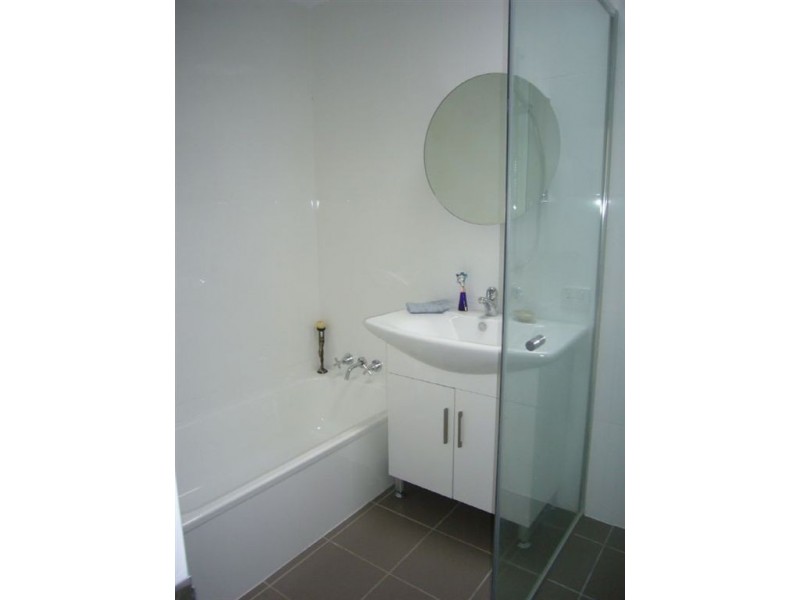 12/29 Duet Dr, Mermaid Waters QLD 4218