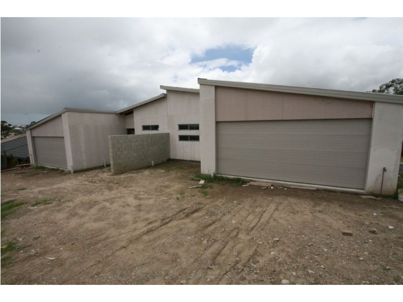 35 Codrington Cct, Pacific Pines QLD 4211
