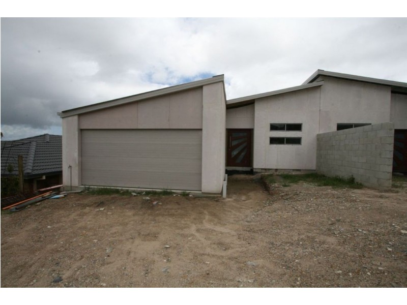 35 Codrington Cct, Pacific Pines QLD 4211