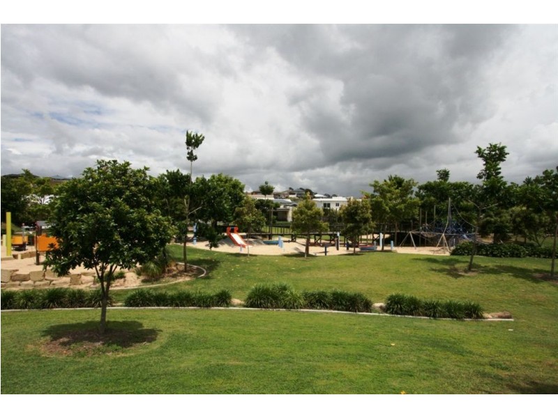 35 Codrington Cct, Pacific Pines QLD 4211