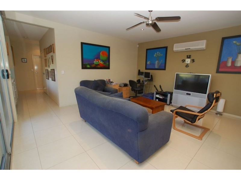 11 Meridien Av, Varsity Lakes QLD 4227