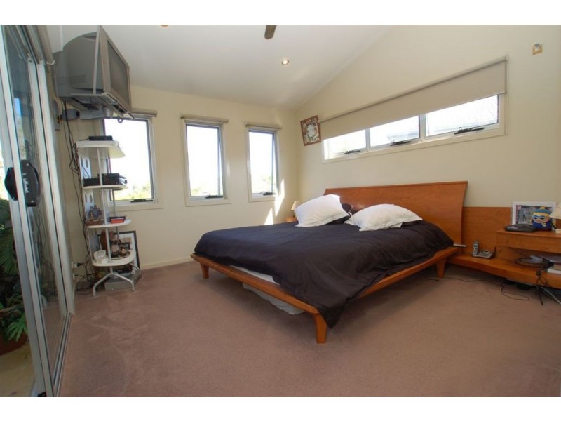 11 Meridien Av, Varsity Lakes QLD 4227