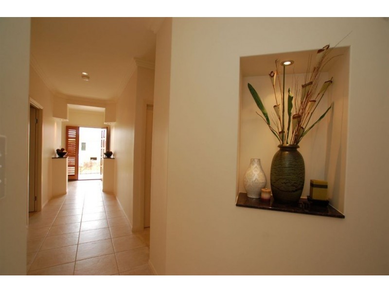 15 Andorra Pl, Varsity Lakes QLD 4227