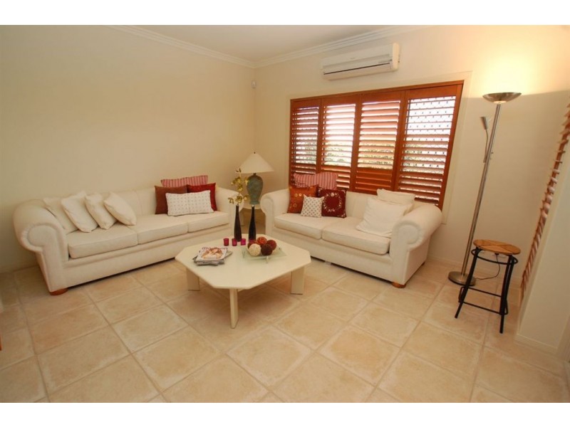 15 Andorra Pl, Varsity Lakes QLD 4227