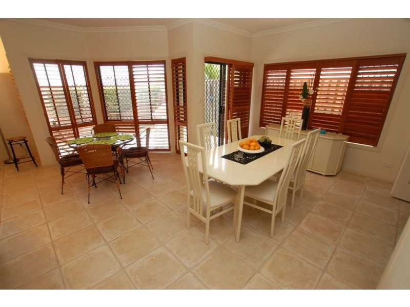 15 Andorra Pl, Varsity Lakes QLD 4227