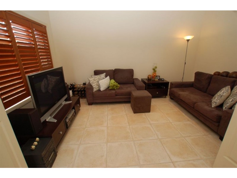 15 Andorra Pl, Varsity Lakes QLD 4227