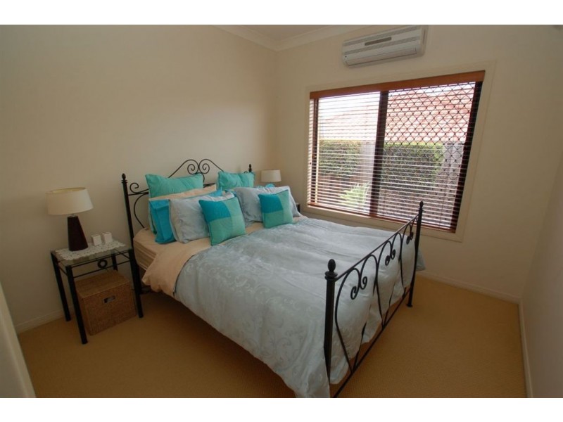 15 Andorra Pl, Varsity Lakes QLD 4227