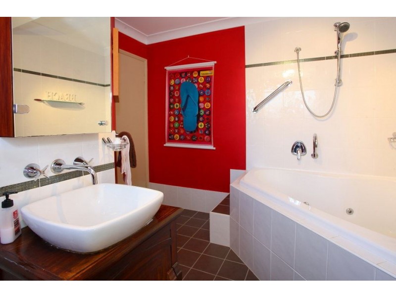 86 Glen Eagles Dr, Robina QLD 4226