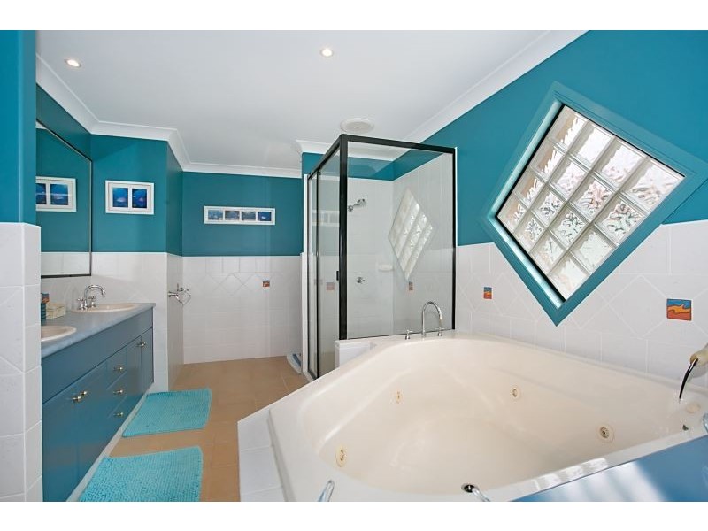 51 Cedarwood Cres, Robina QLD 4226