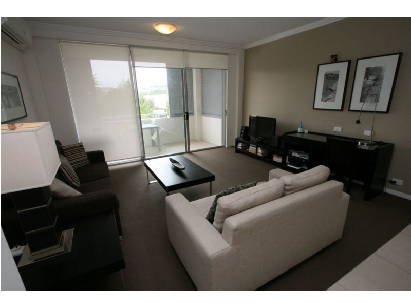 228 Varsity Parade, Varsity Lakes QLD 4227