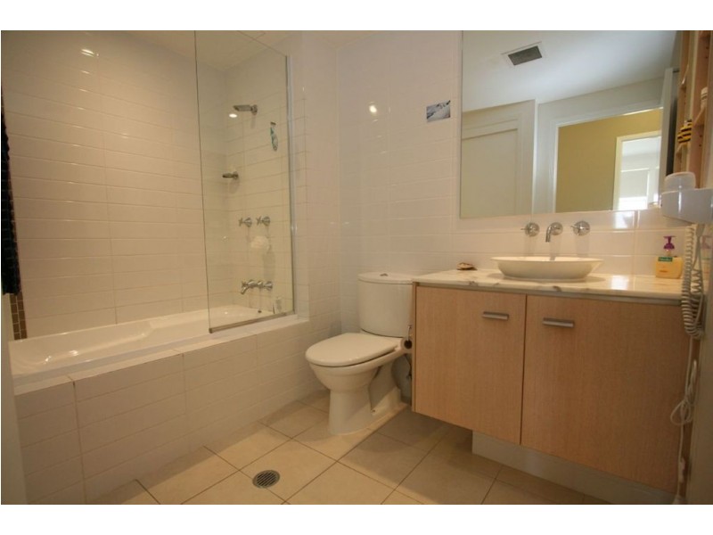 228 Varsity Parade, Varsity Lakes QLD 4227