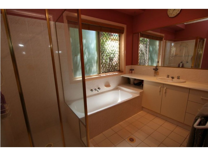 121 Wallandra Road, Mudgeeraba QLD 4213