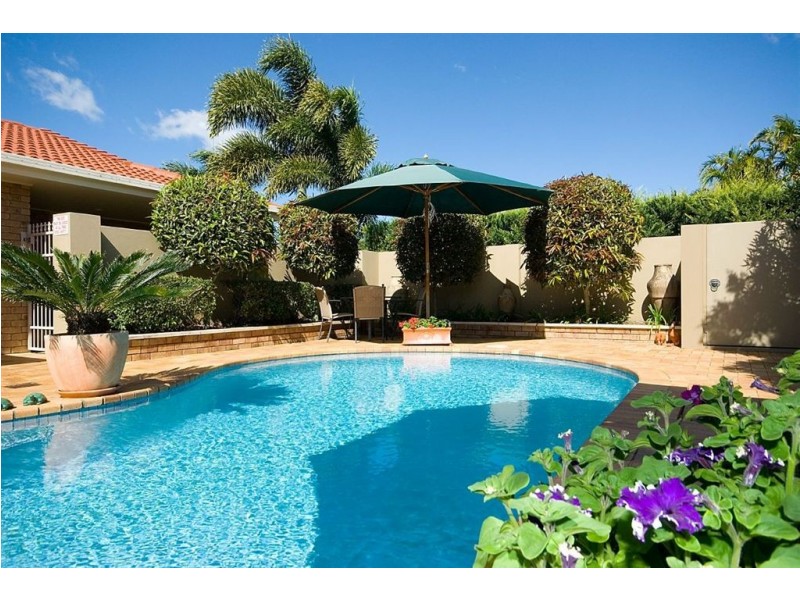 40 Cayman Drive, Clear Island Waters QLD 4226