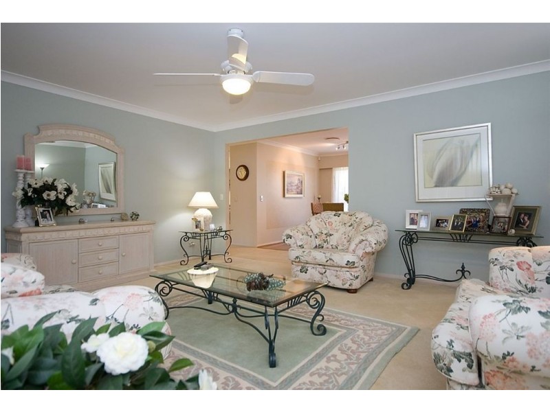 40 Cayman Drive, Clear Island Waters QLD 4226