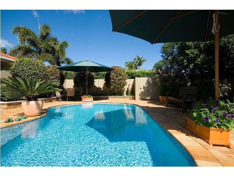 40 Cayman Drive, Clear Island Waters QLD 4226