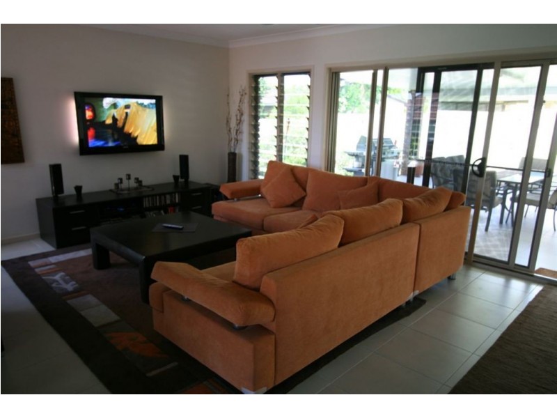 9 Beecroft Place, Robina QLD 4226