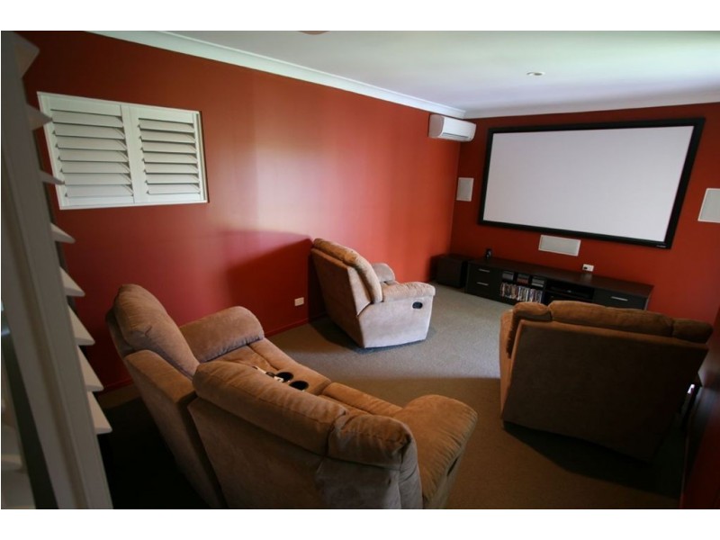 9 Beecroft Place, Robina QLD 4226