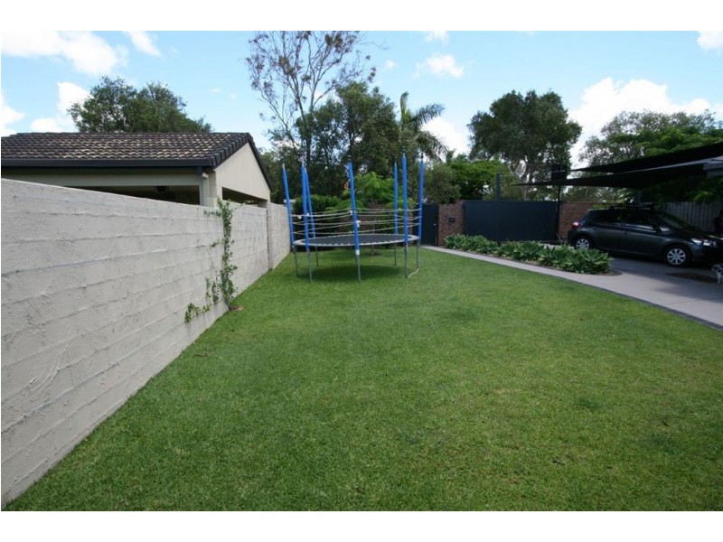 9 Beecroft Place, Robina QLD 4226